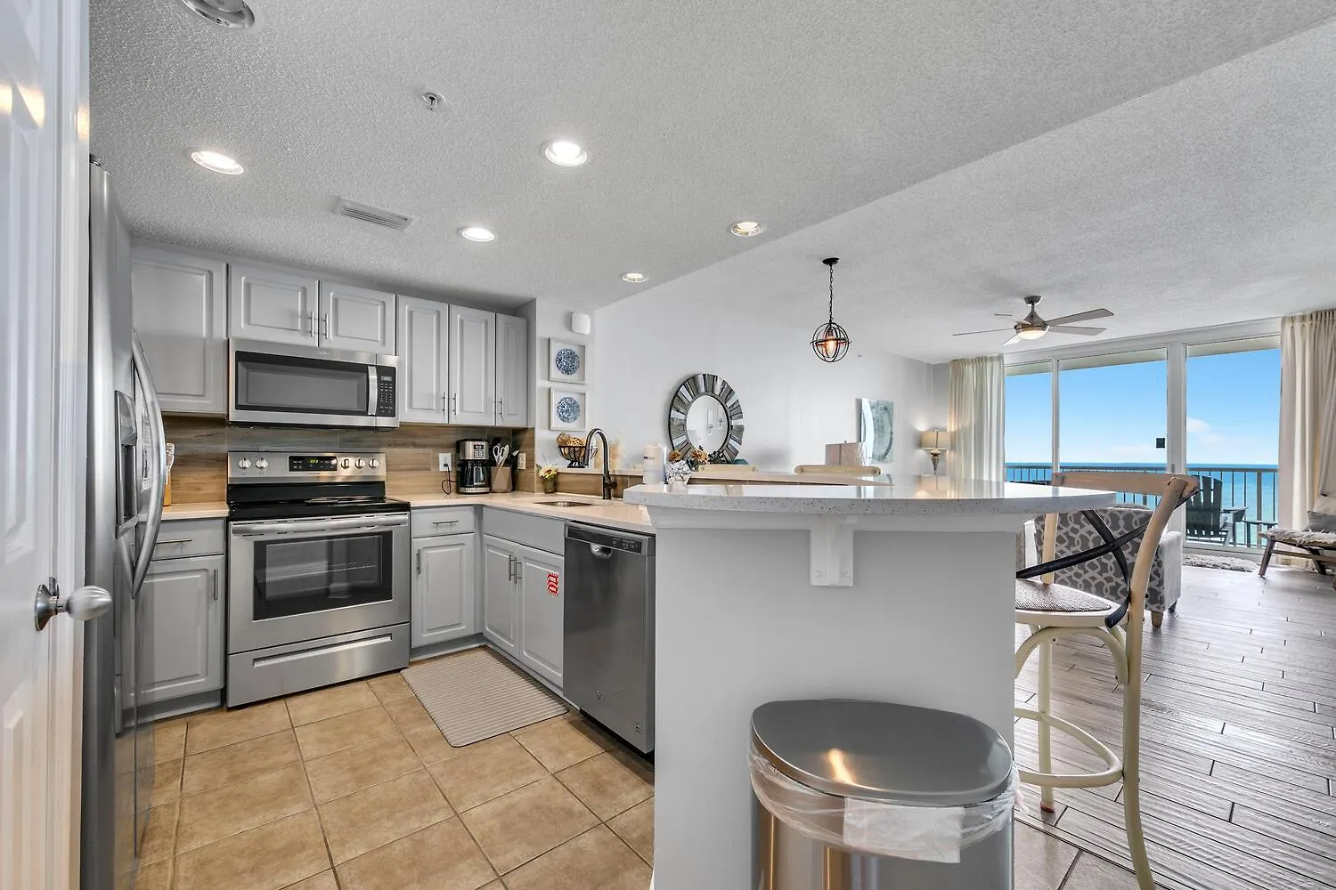Majestic Beach Towers 2-2003 Panama City Beach Apartment